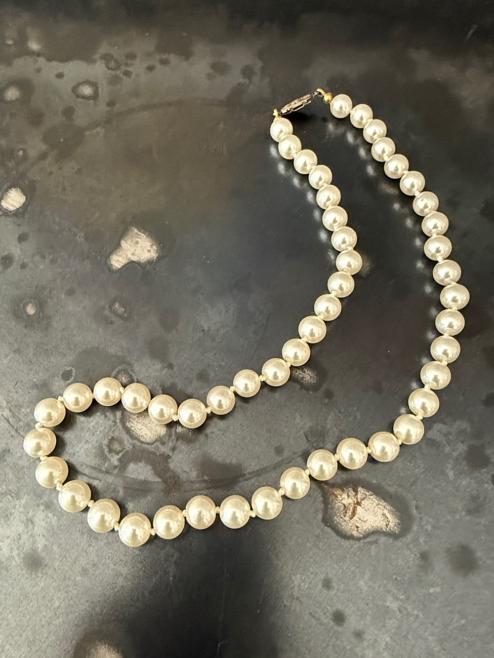 Classic Ivory VTG Glass 8mm Pearl 18” Hand Knotted Strand Necklace Rich Luster